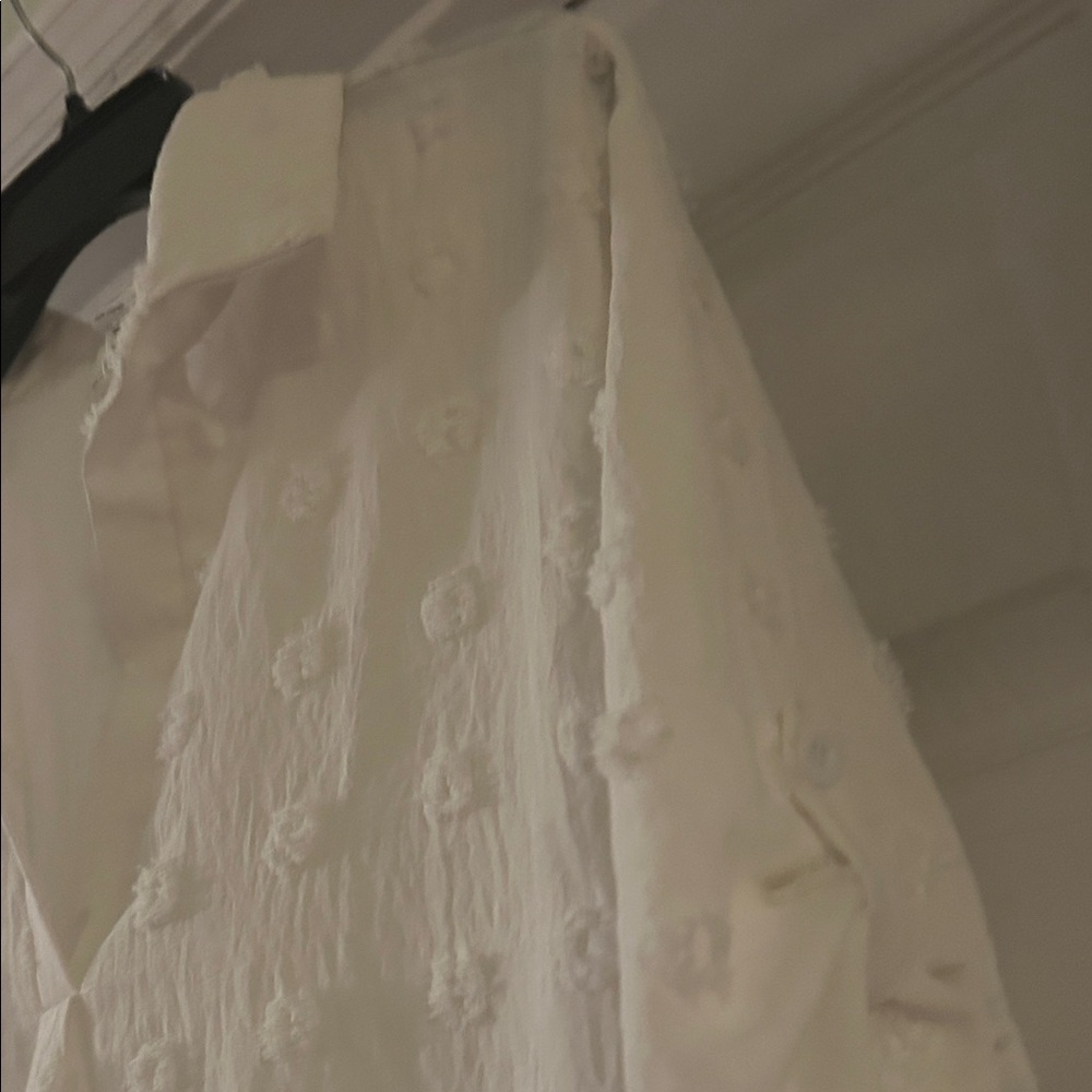 Elegant White Midi Dress - Picture 4 of 9